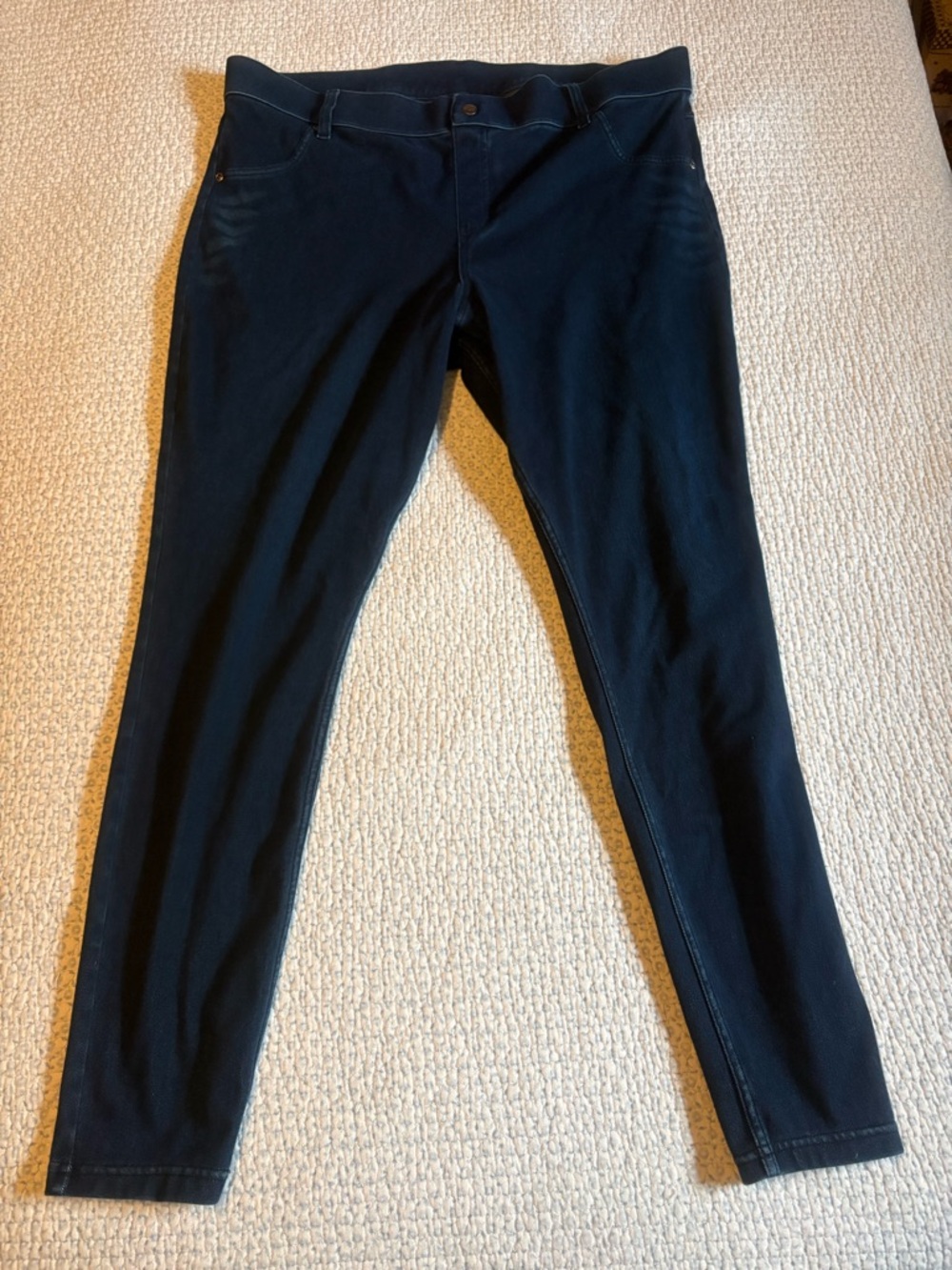 Hue Dark Wash Pant Leggings